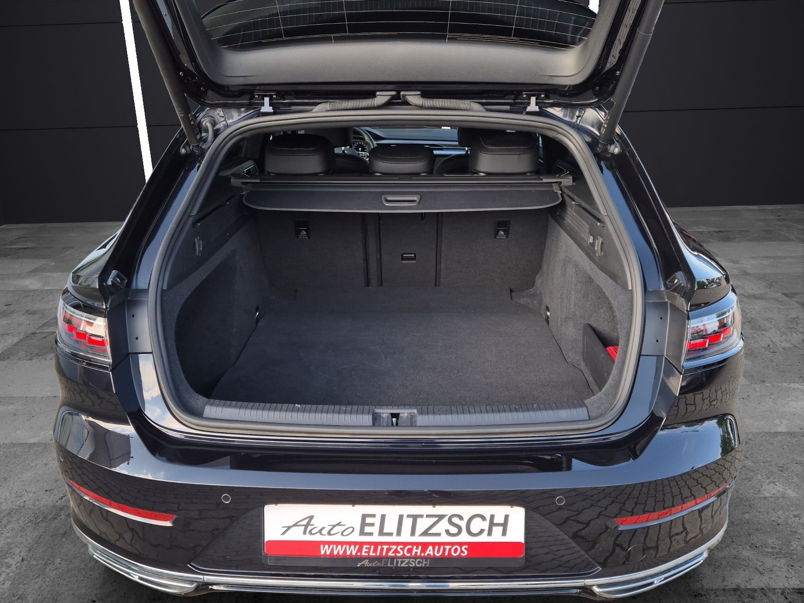 Fahrzeugabbildung Volkswagen Arteon SB TSI R-Line DSG 4M Matrix AHK Navi AID