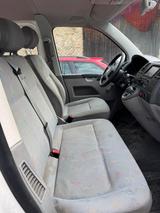 Volkswagen T5 Transporter Shuttel 9 Sitzer - Volkswagen aus 2003: Transporter