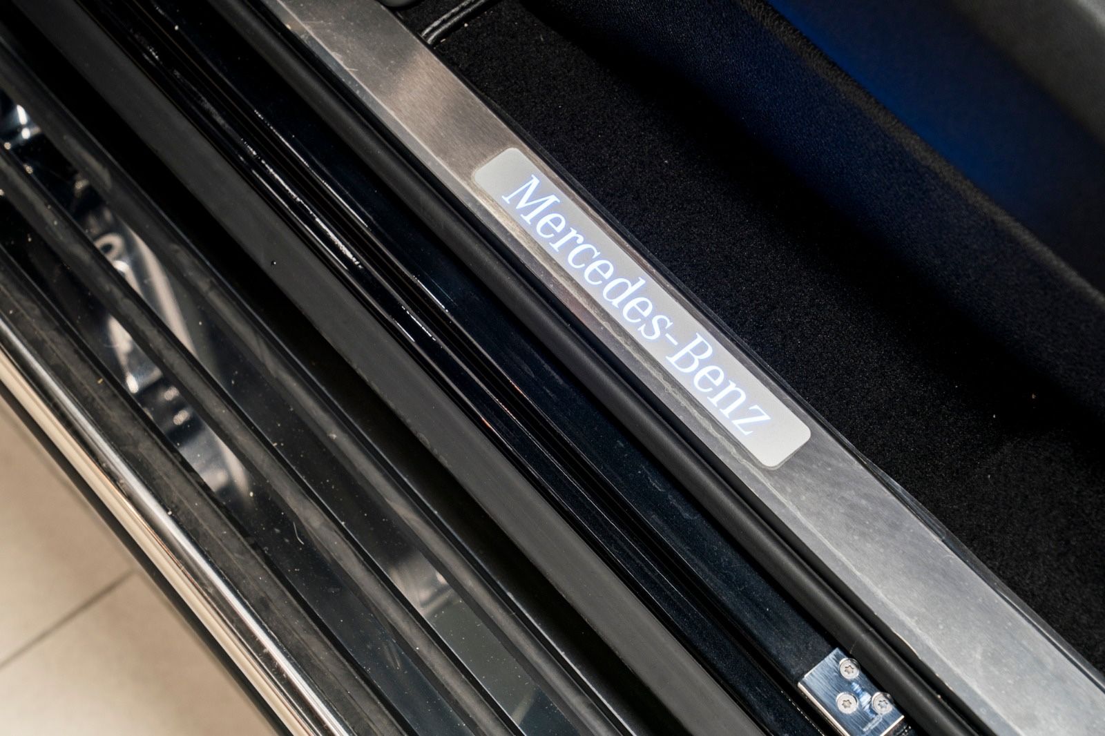 Fahrzeugabbildung Mercedes-Benz G 500 4x4 | HARMAN KARDON | CARBON | DESIGNO