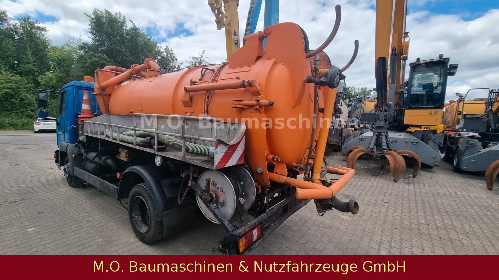 Fahrzeugabbildung MAN 8.153 / Saug u. Druckwagen / 4x2/