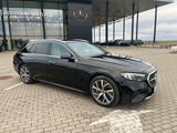 Mercedes-Benz E 300 e T Autom. mit EQ Hybrid Tech - - gebrauchte Mercedes-Benz E 300 aus dem Jahr 2024