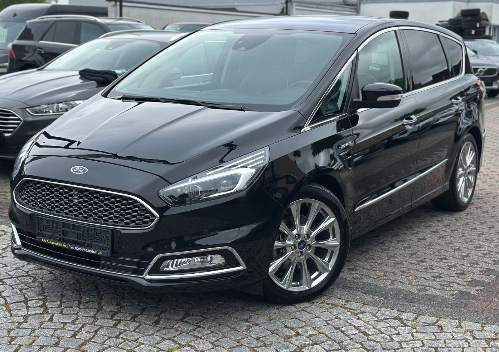Ford S-Max*VIGNALE*7SITZER-NAVI-KEYLESS-SHZ-PANO-LED imagem 3