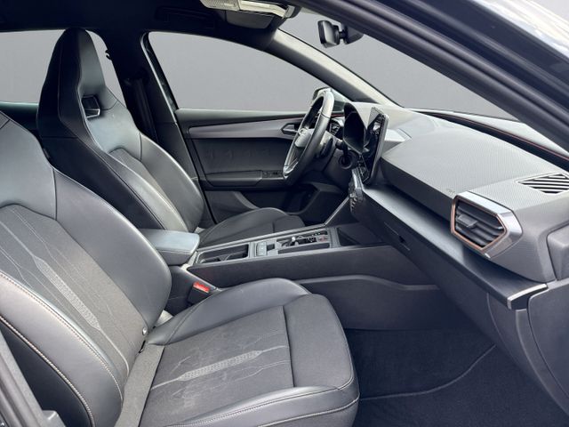 Leon E-HYBRID *NAVI+LED+PDC+FAHRASSISTENZPAKET*