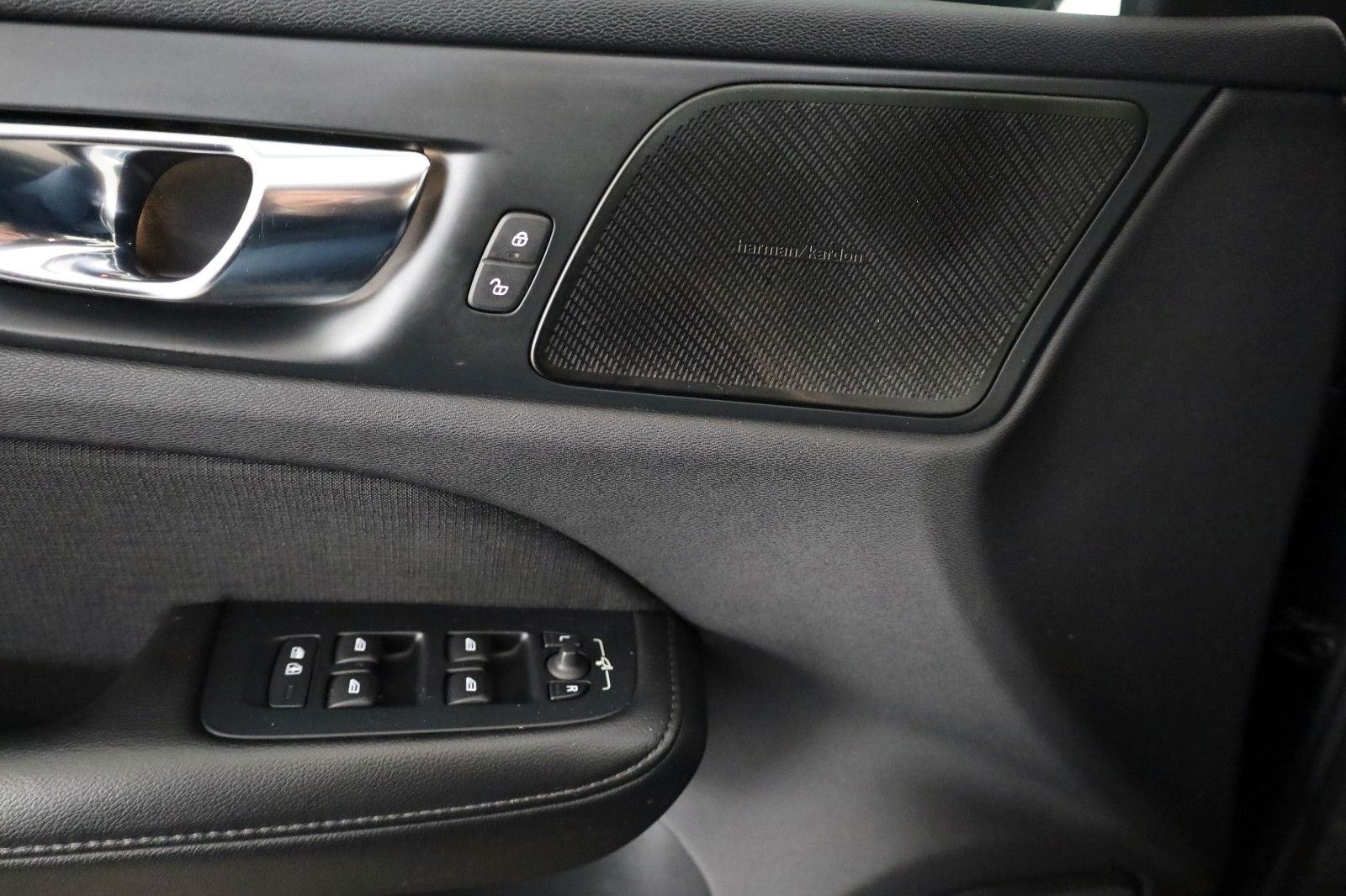 Fahrzeugabbildung Volvo V60 Cross Country AWD Head Up,Navi,LED,Panorama