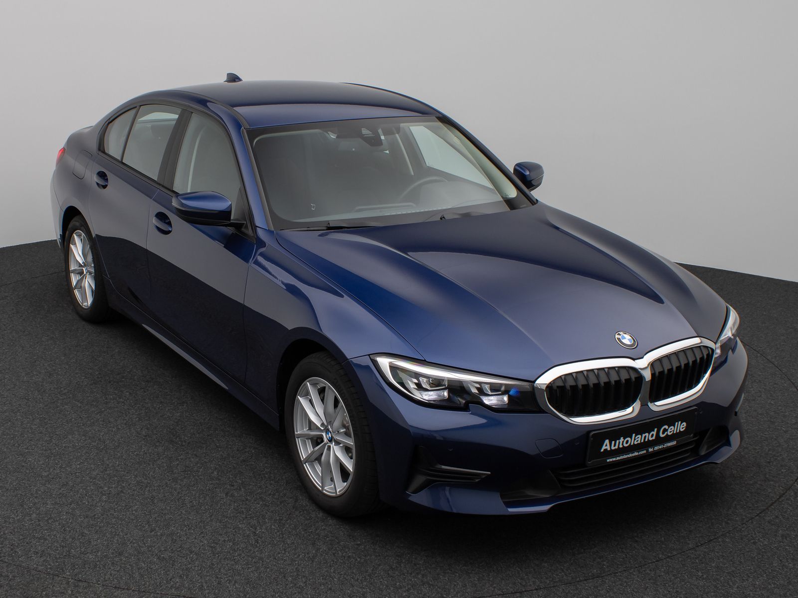 Fahrzeugabbildung BMW 330e  CockPitPro PDC Alarm Geschwindigkeitsreg
