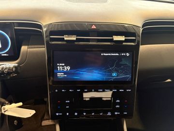 Hyundai TUCSON - 11