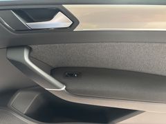 Fahrzeugabbildung Volkswagen Touran 2.0 TDI Move -- RearView/ ACC/ Navi