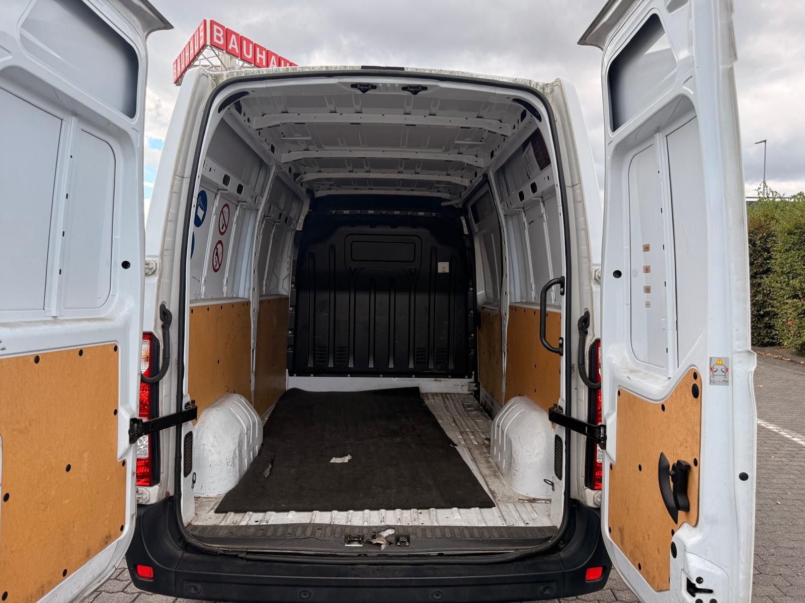 Fahrzeugabbildung Renault Master III Kasten L2H2 HKa 3,5t/1.HAND