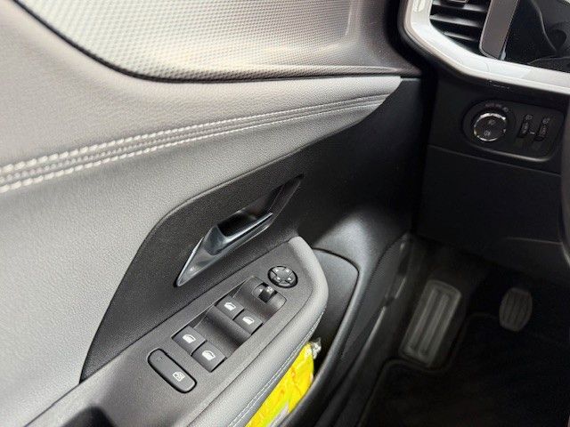 Fahrzeugabbildung Opel Mokka Elegance 1.2L 136PS Navi/Kamera!