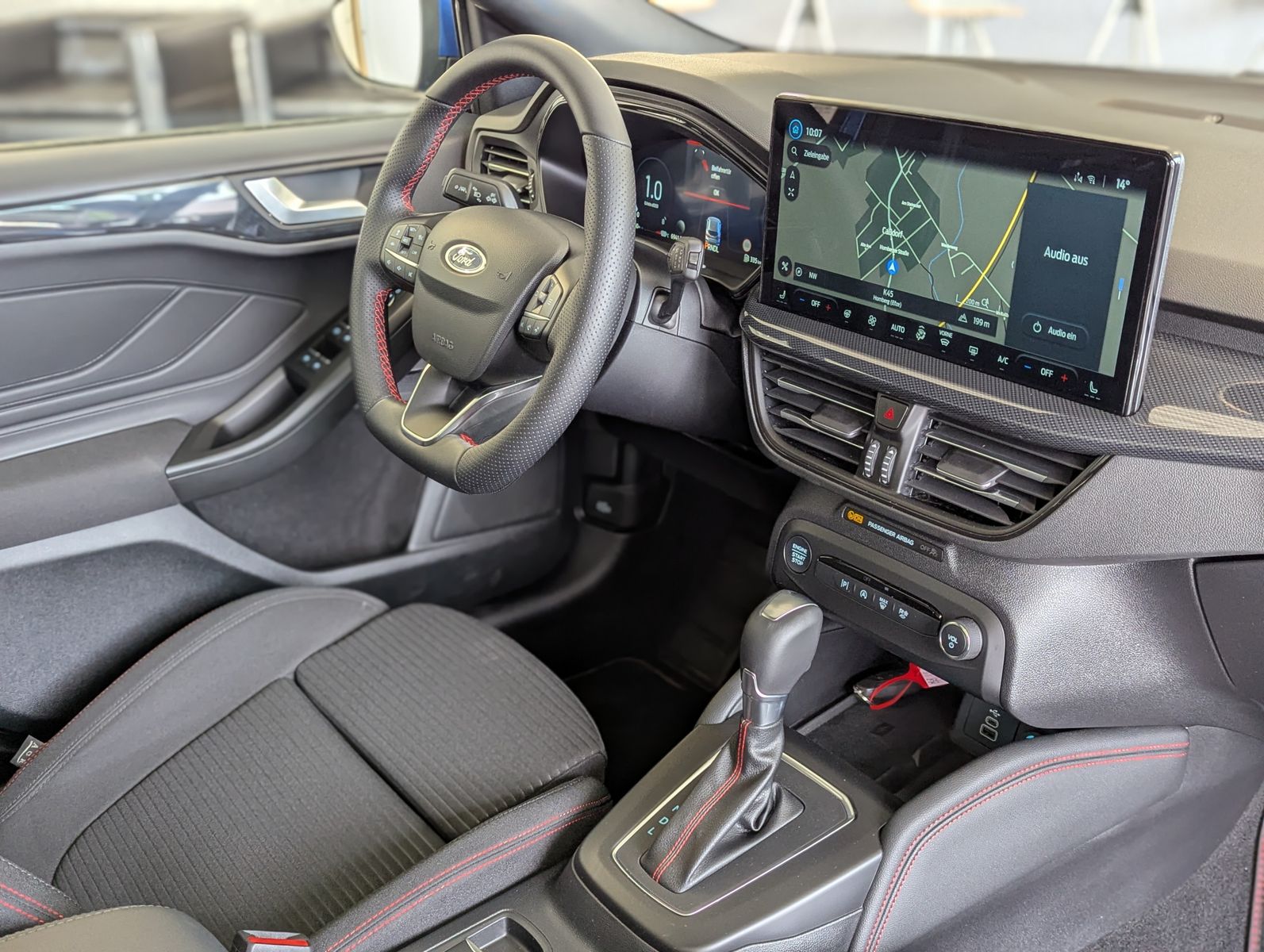 Fahrzeugabbildung Ford Focus 1.0 ST-Line X Styling Matrix B&amp;O Pano 18"