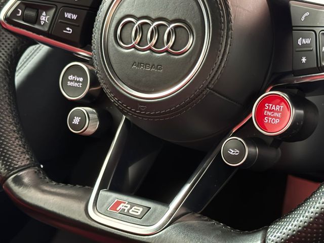 Audi R8*Coupe*5.2 FSI V10 Plus*Quattro* Keramik*B&O*