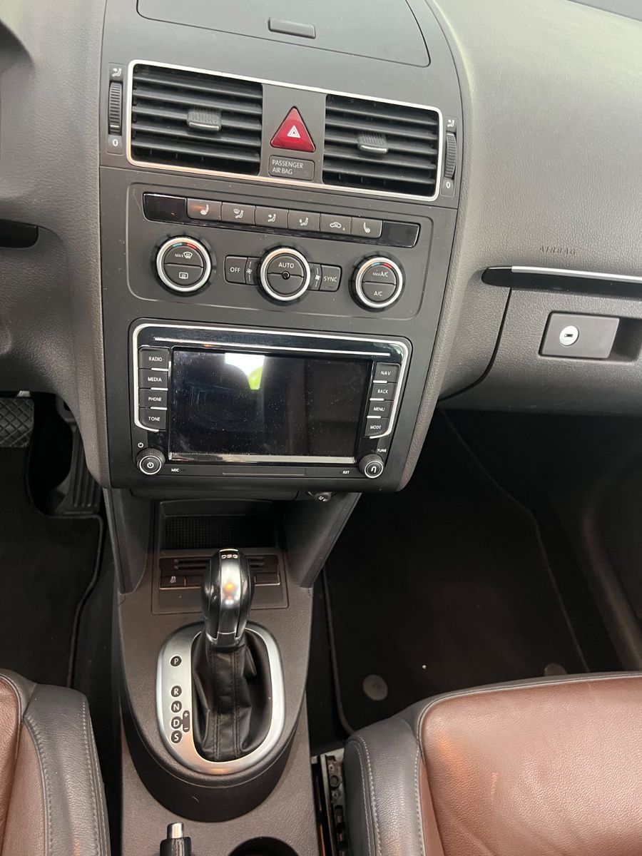 Fahrzeugabbildung Volkswagen Touran Highline 2.0 TDI DSG *BI-Colour *