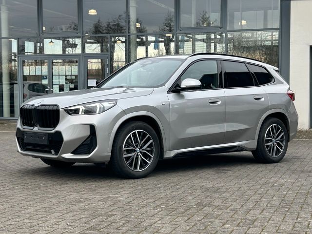 BMW X1 20 i Aut. sDrive M Sport / AHK schwenkbar