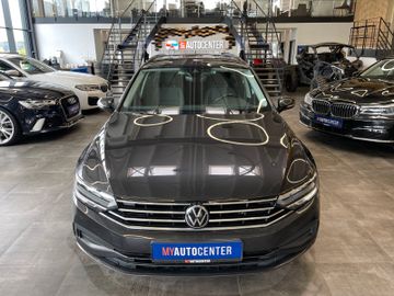 Volkswagen Passat Variant *LED*AHK*ACC*3ZONEN*1HAND*