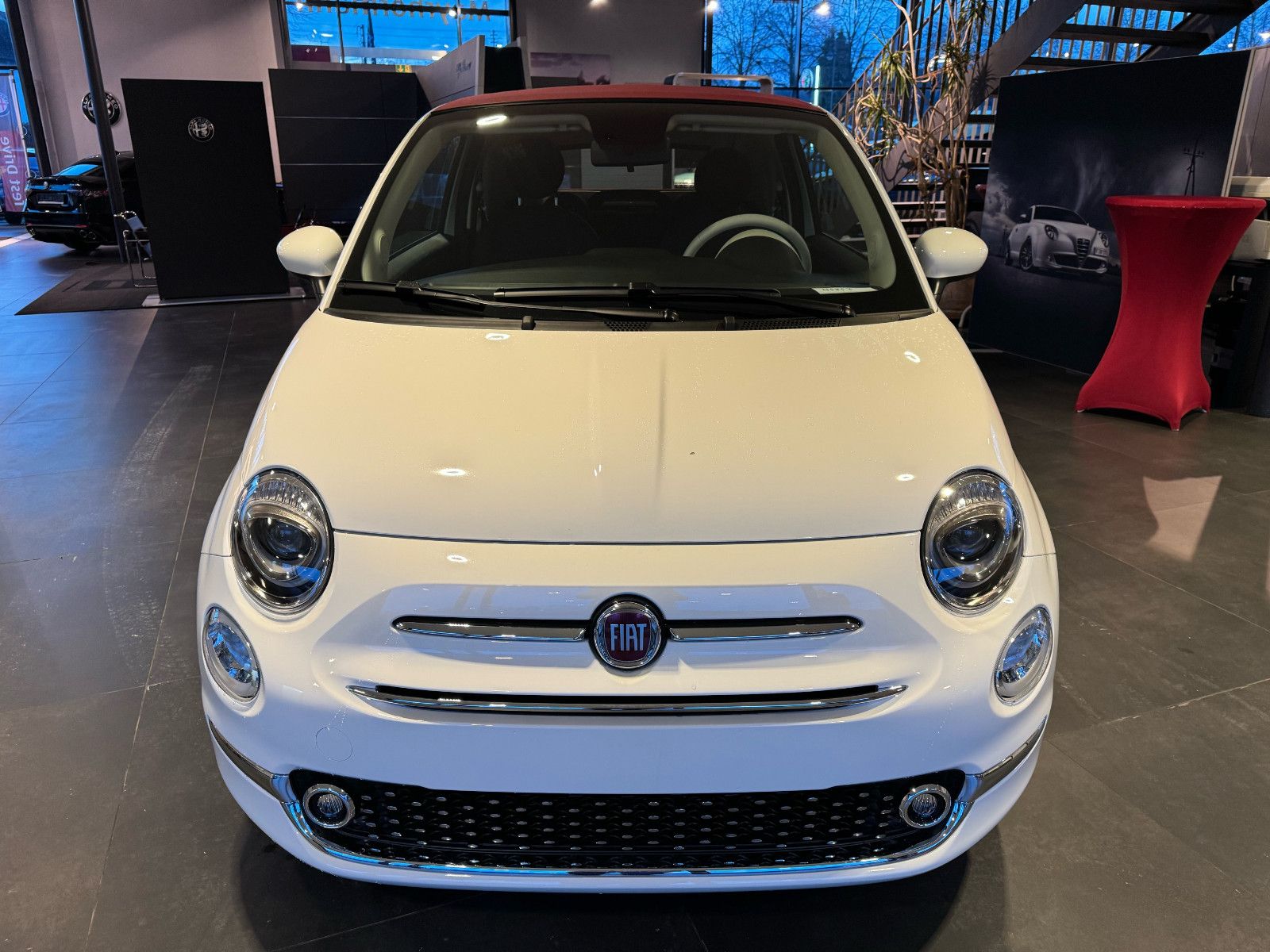 Fahrzeugabbildung Fiat 500C Dolcevita Cabrio, Tempomat, Carplay, USB,