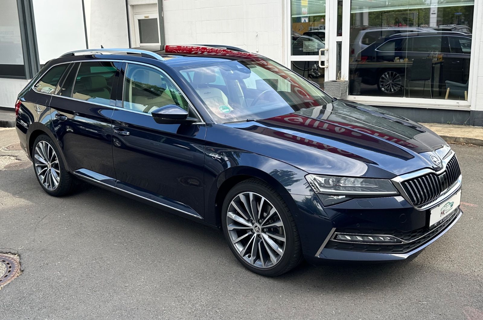 Skoda Superb Combi L&K 4x4 Leder Standhzng AHK Pano foto 3