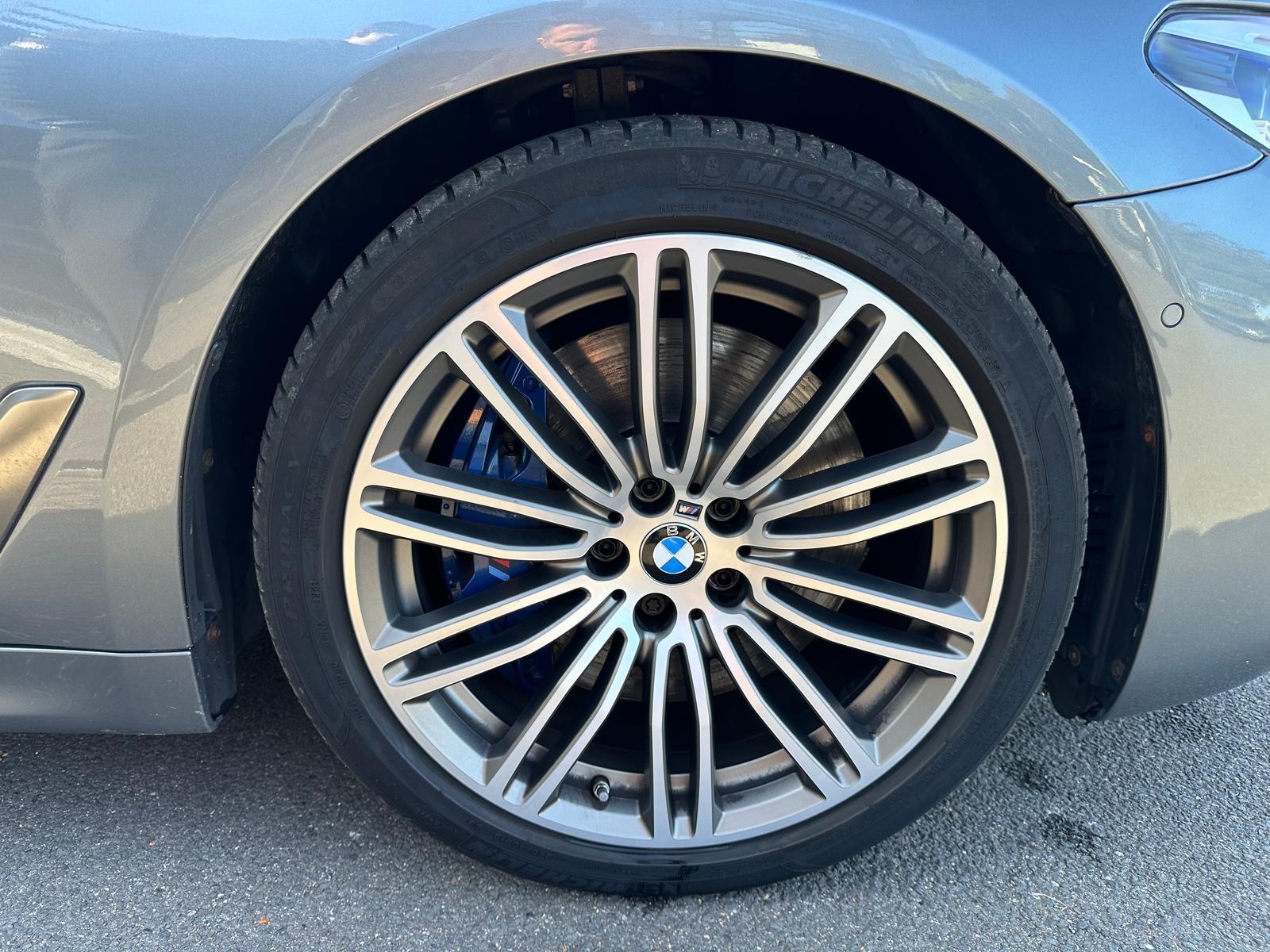 BMW M550 3.0 TURBODIESEL*TWA*360°CAM*SHZ*PANO*ALU | 400 ch | 4X4 | BVA