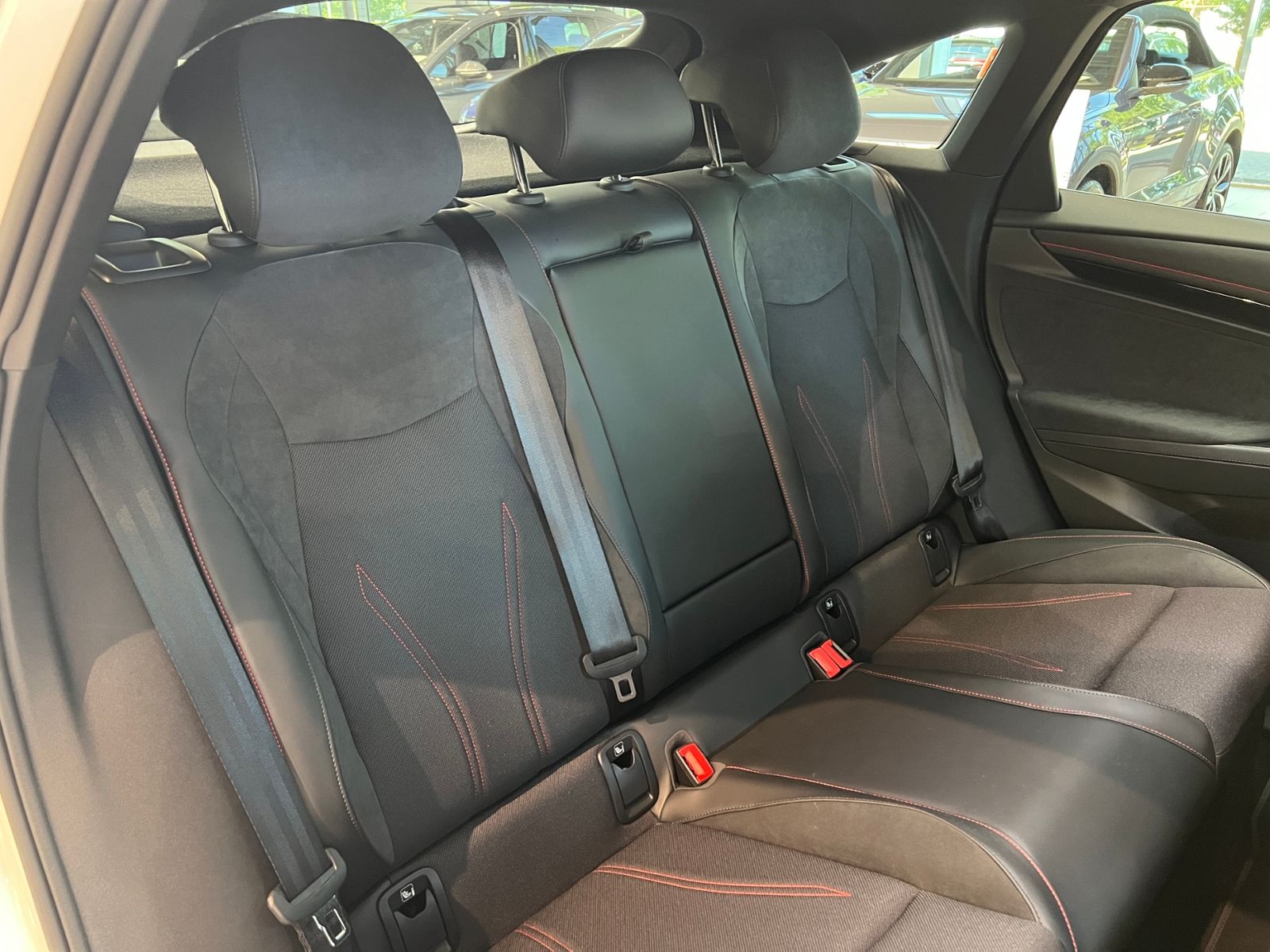 Fahrzeugabbildung Volkswagen ID.7 GTX 4MOTION 86 kWh *AHK,Navi,IQ.Drive*