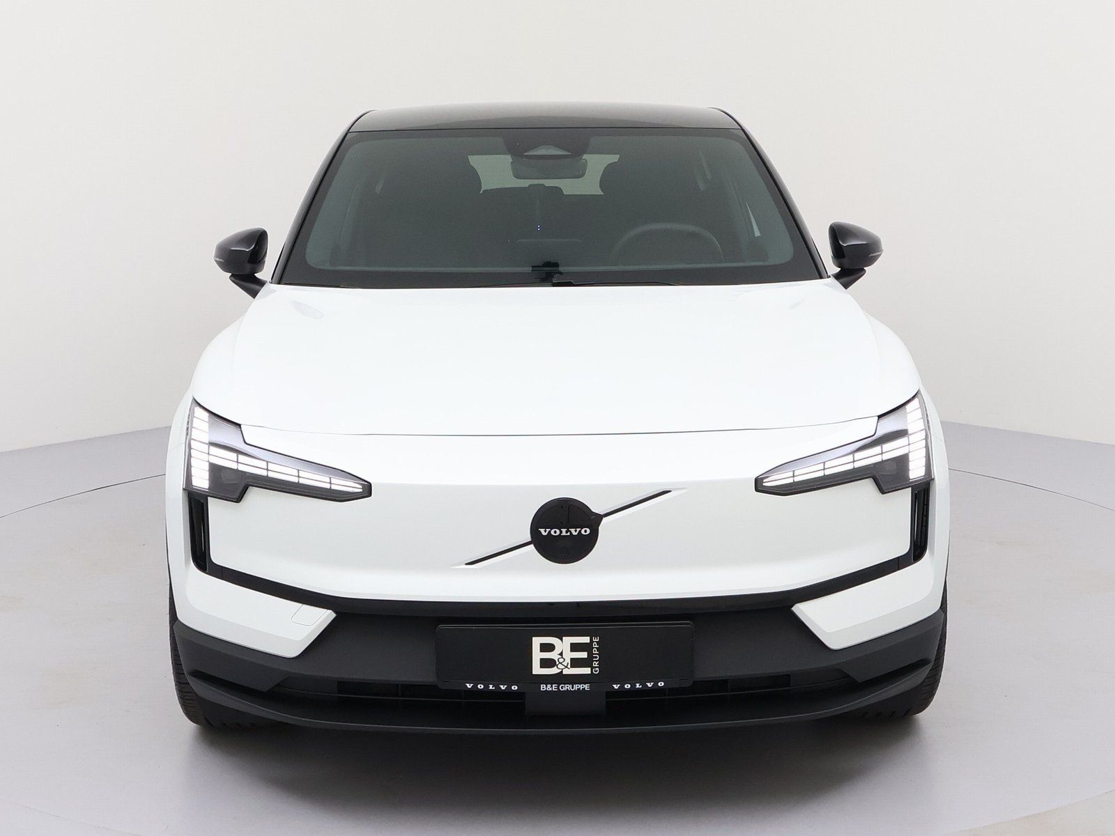 Volvo EX30 P8 AWD ULTRA Black Edition *WINTER-PAKET* imagem 2