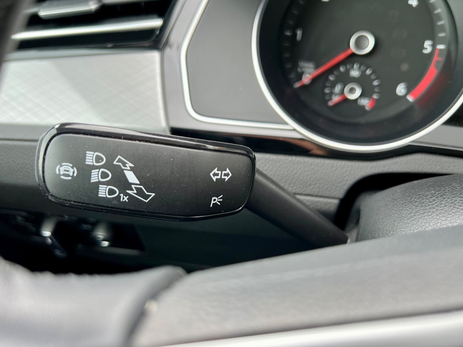 VW Passat Variant Business AAC NAVI SHZ MASSAGE