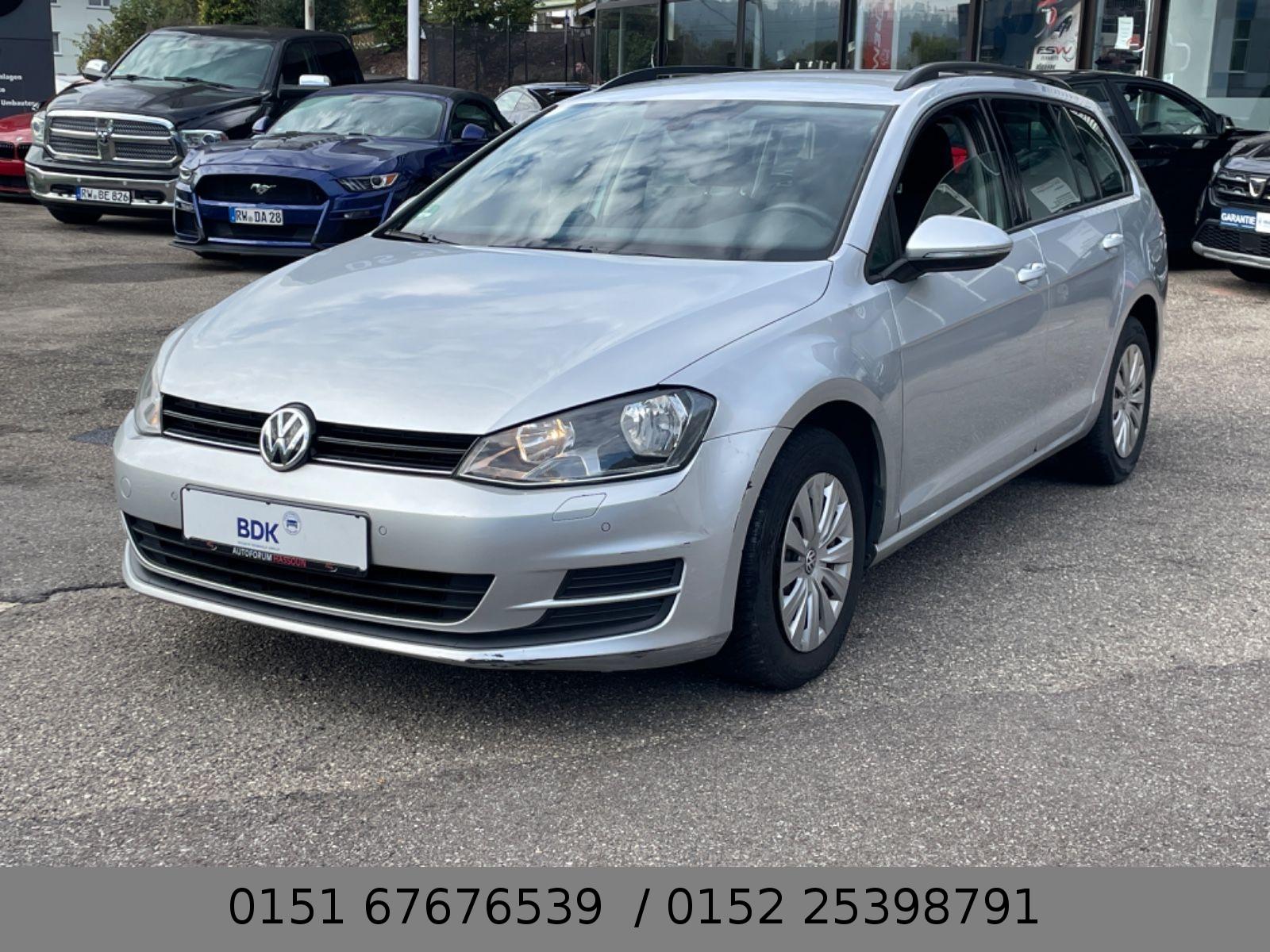 Volkswagen Golf 2015 — rear view