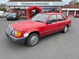 Mercedes-Benz 200 / W124 - rote Mercedes-Benz 200