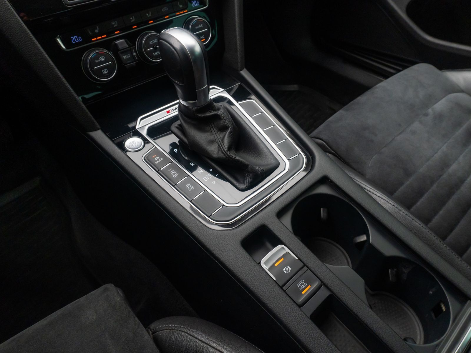 Fahrzeugabbildung Volkswagen Passat Variant 2.0 Highline PDC Massage AHK 18"