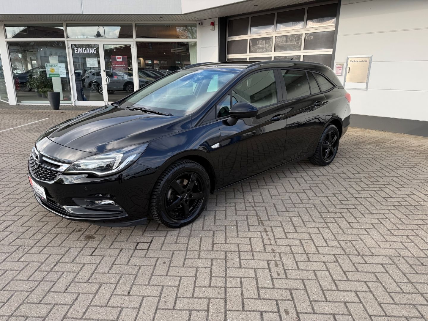 Fahrzeugabbildung Opel Astra K Sports Tourer Edition Start Stop LED App