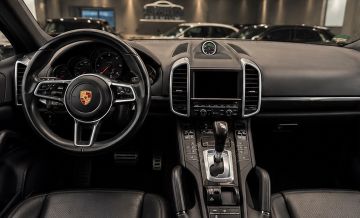Porsche Cayenne - 5