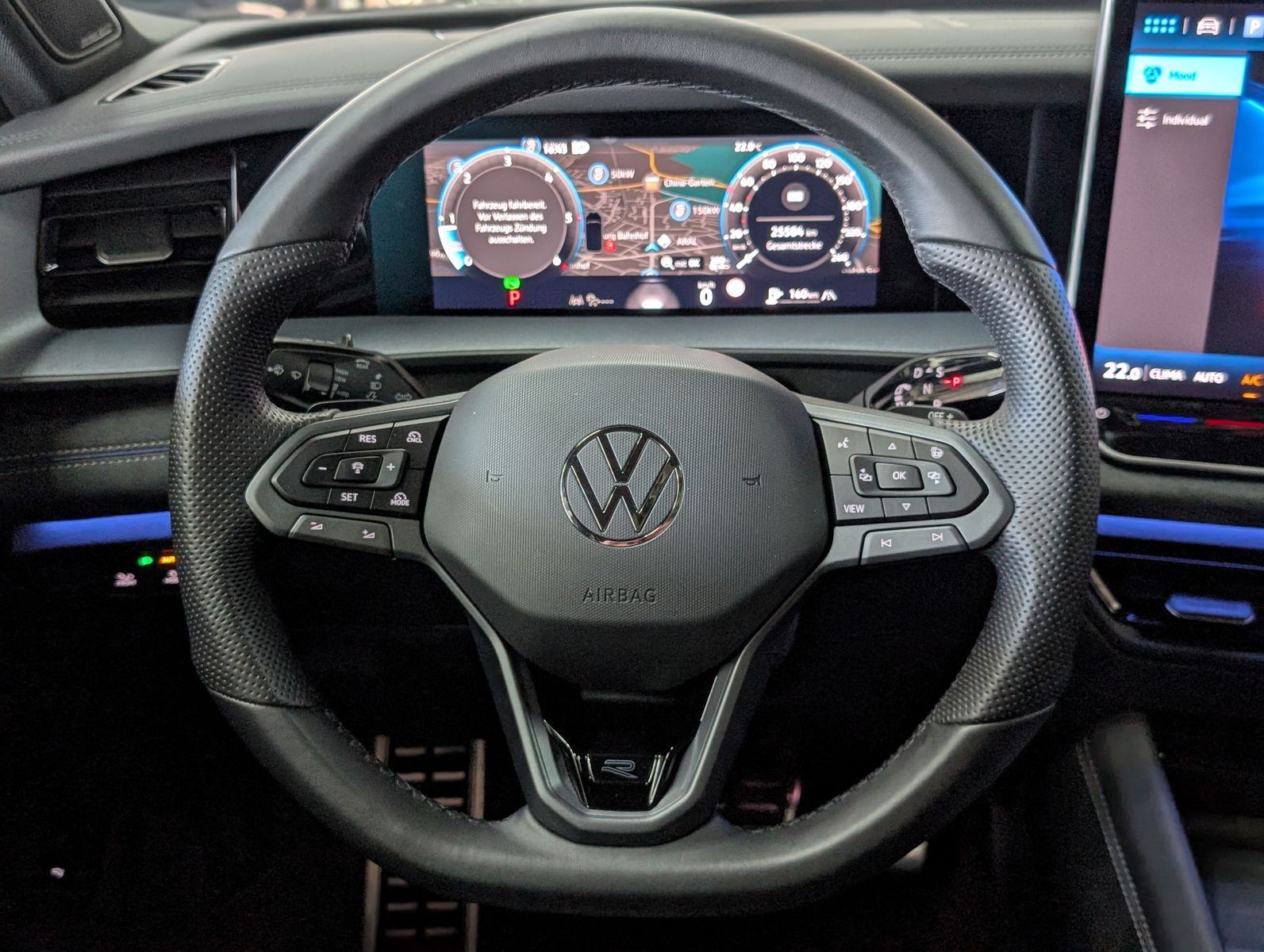 Fahrzeugabbildung Volkswagen Tayron R-Line 360°H&K HUD PANO IQ-LIGHT BLACK 7S