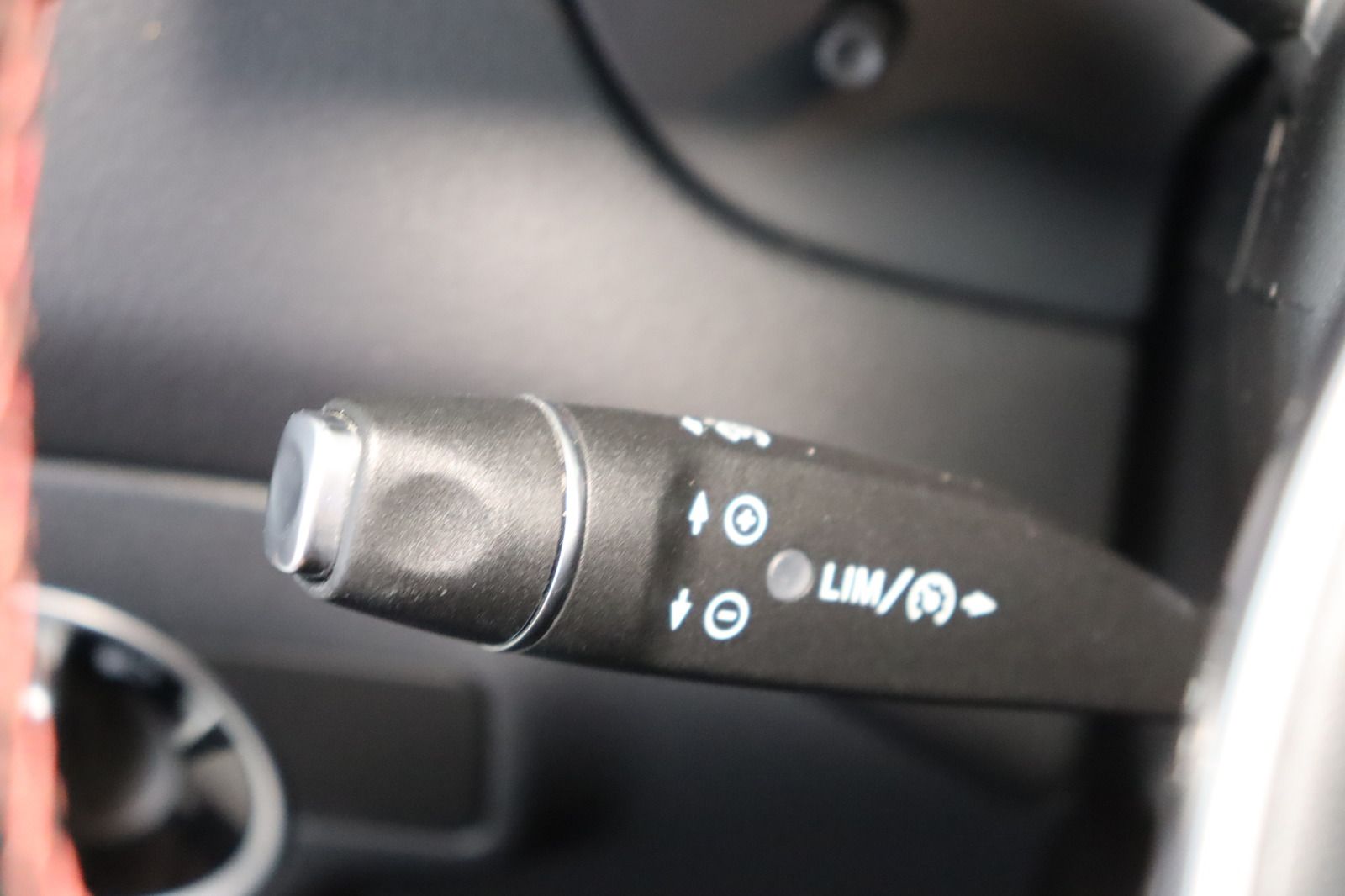 Fahrzeugabbildung Mercedes-Benz GLA 220 d AMG-line * LED * Navi * Pano