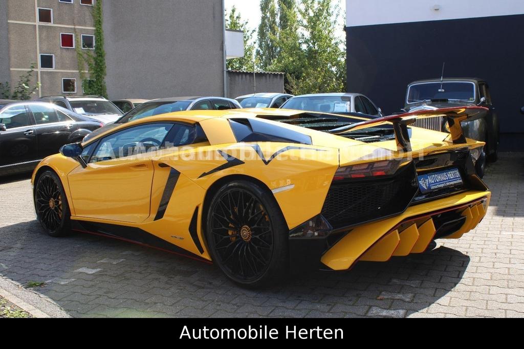 Lamborghini Aventador