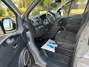 Opel Vivaro - 8