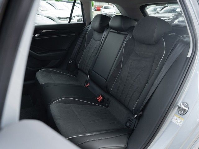 Passat Variant Business TDI DSG AHK DCC HUD