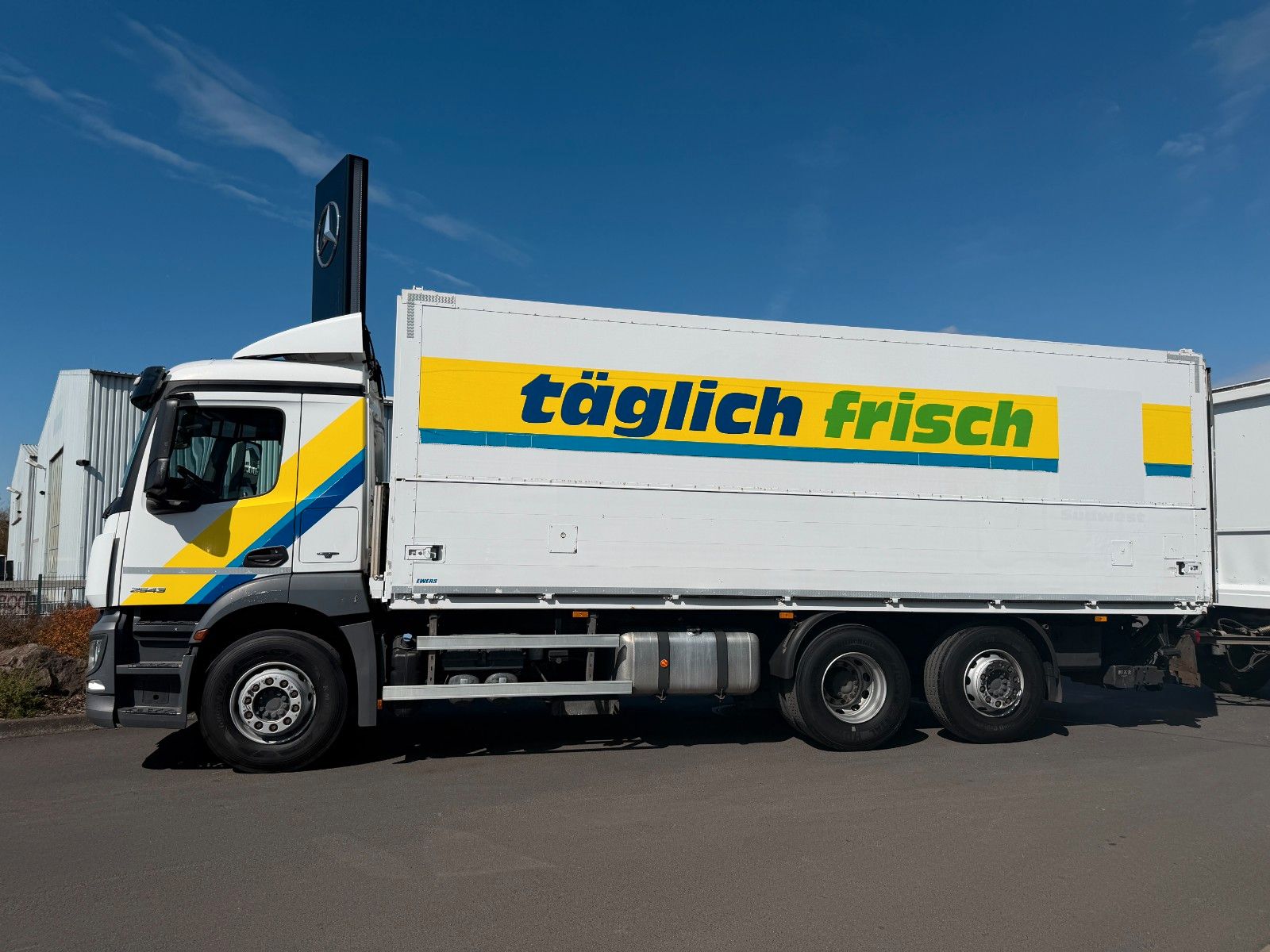 Fahrzeugabbildung Mercedes-Benz Antos 2543 L Schwenkwand LBW BÄR 2.500kg AHK