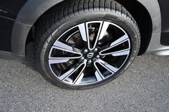 VOLVO V60 Cross Country D4 Pro AWD Leder Navi Cam LED