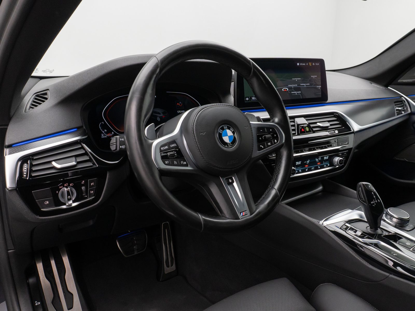 Fahrzeugabbildung BMW 530d  xD M Sport Kamera Laser HUD DAB H/K 20Zoll