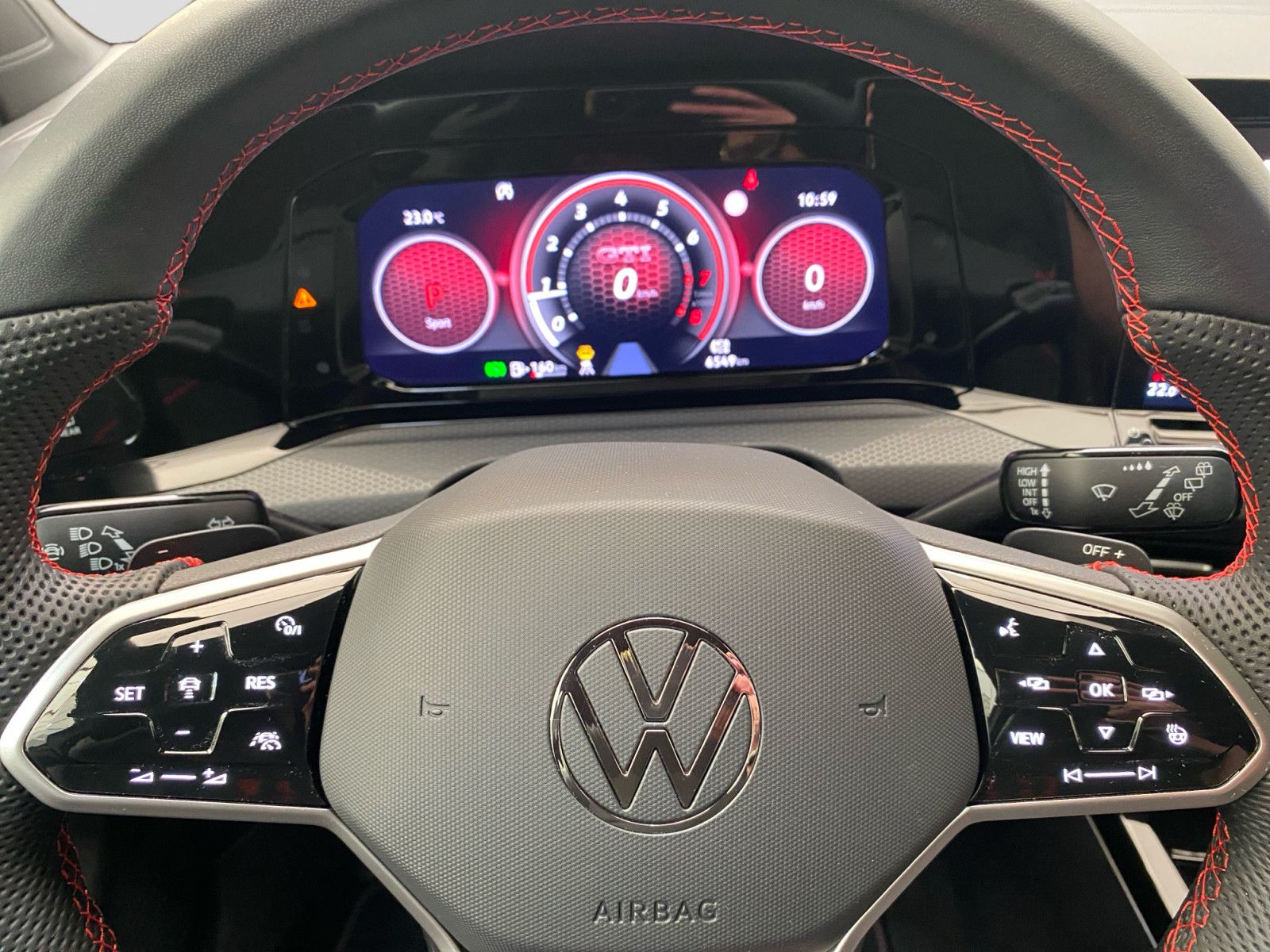 Volkswagen Golf VIII GTI 2.0TSI DSG Clubsport Black Style foto 9