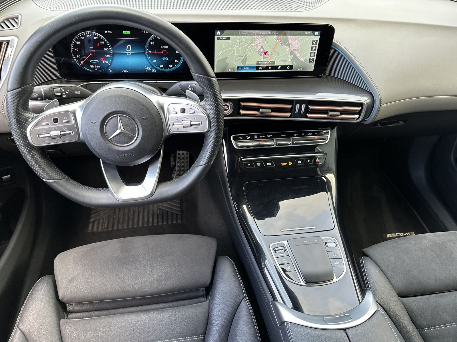 Fahrzeugabbildung Mercedes-Benz EQC 400 4Matic AMG-Line NAV+LED+19ZO+KEYLESS+1HD