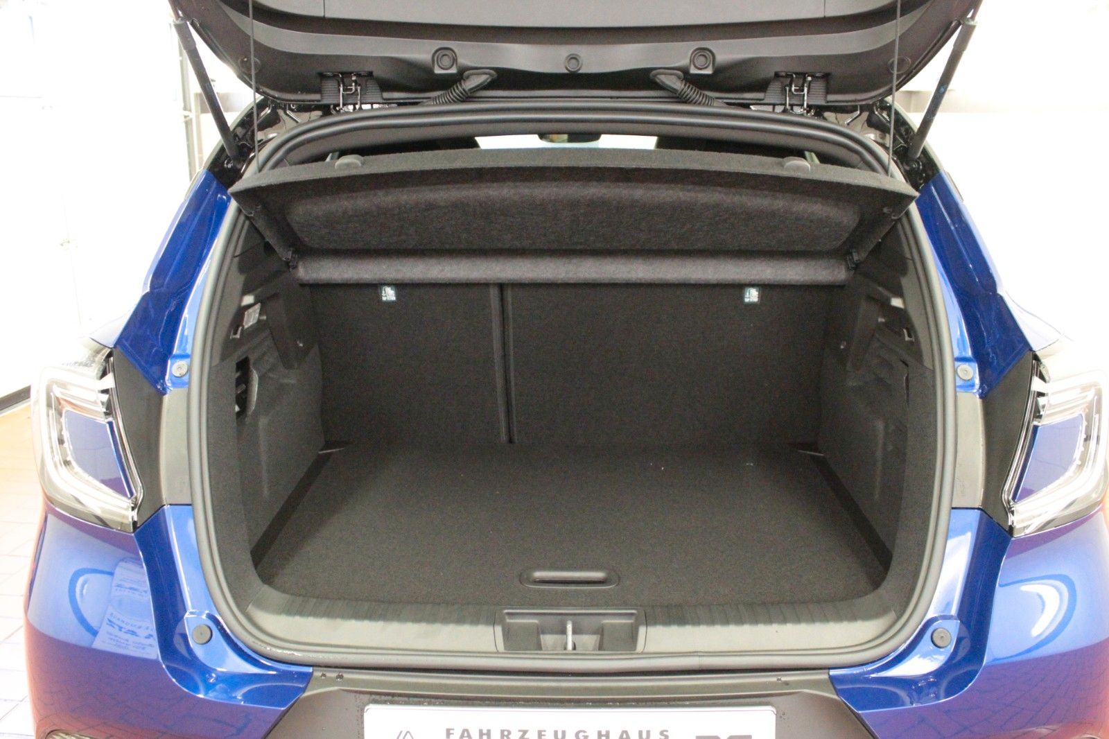 Fahrzeugabbildung Renault Captur Mild Hybrid 160 EDC Esprit Alpine