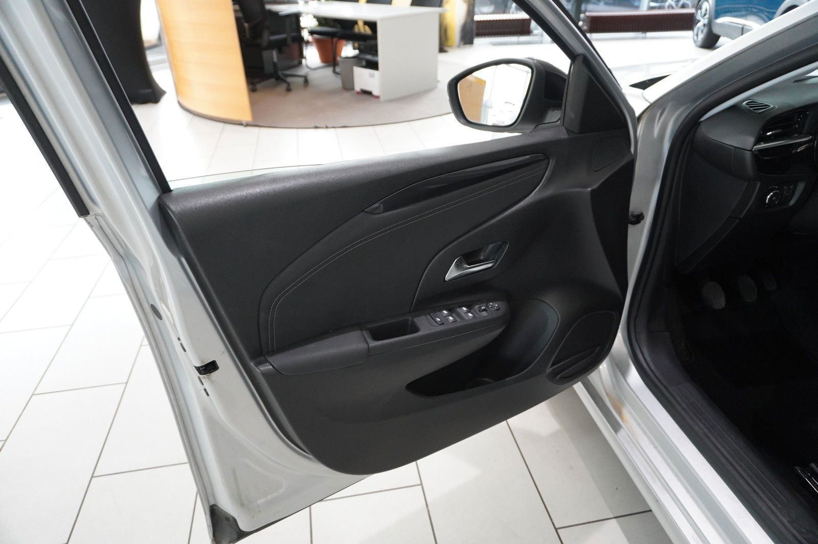 Fahrzeugabbildung Opel Corsa F 1.5D ELEGANCE NAVI/LED/KAMERA/TEMP/DAB+