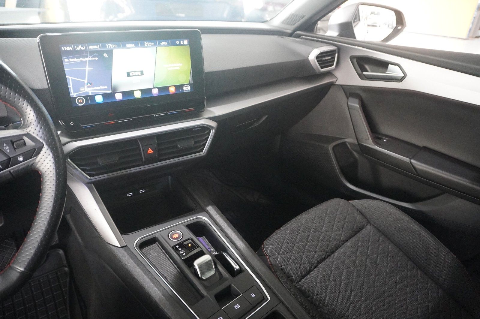 Fahrzeugabbildung SEAT Leon ST 1.5 TSI FR SPORT DSG NAVI/LED/VIRT./DAB+