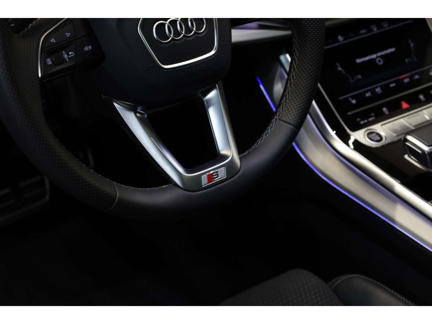 Audi Q8 55 TFSI e quattro S line foto 19