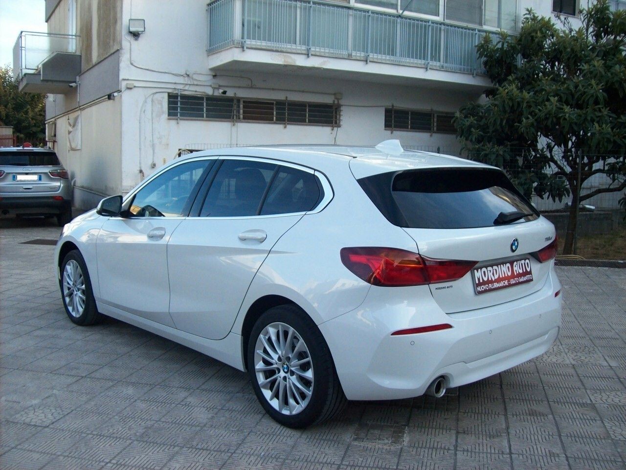BMW Bmw 116d 5p Steptronic Business Advantage imagem 3