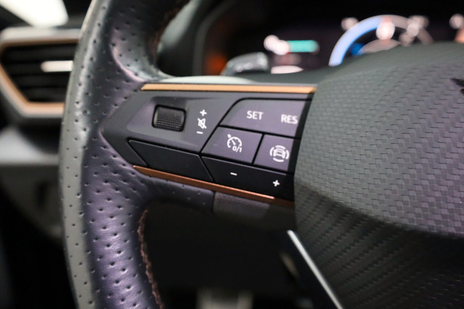 Fahrzeugabbildung CUPRA Leon Sportstourer VZ,Leder,Navi,LED,SH,Kamera+WR