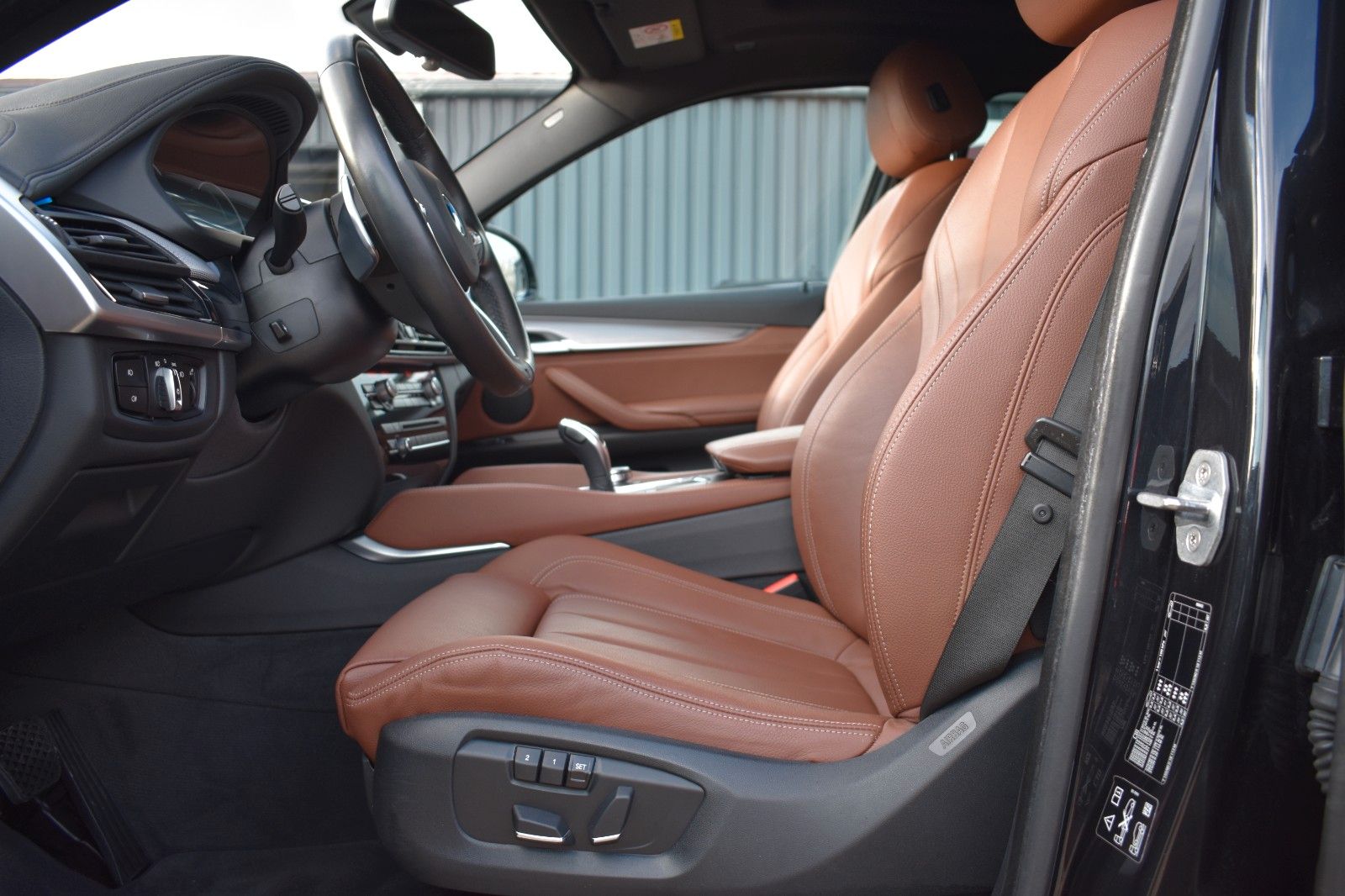 Fahrzeugabbildung BMW X6 xDrive 30 d M Sport Keyless-Go GSD HUD