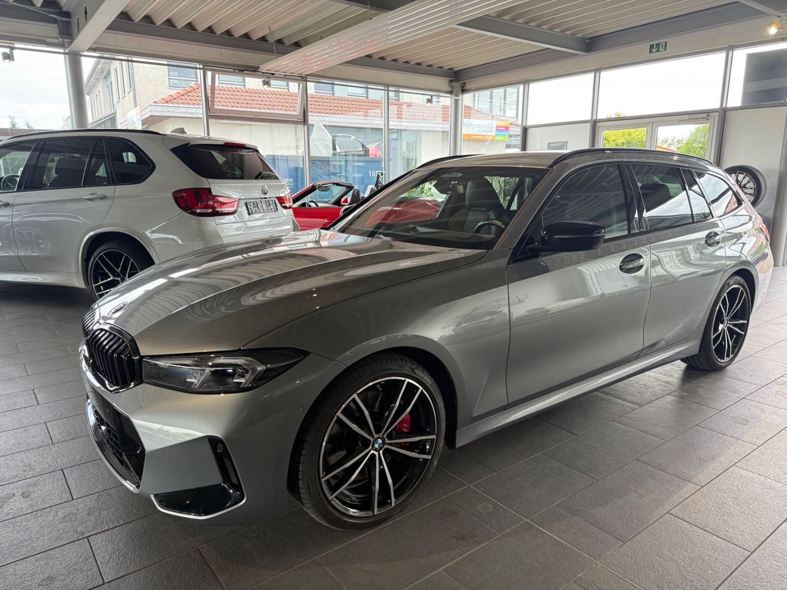 Fahrzeugabbildung BMW 320d Touring xDrive MSport*LED*HK*AHK*MSitze*360