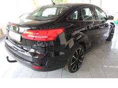 Fahrzeugabbildung Ford Focus Lim.18 Zoll,Alu,Sitzheizung,PDC,AHK