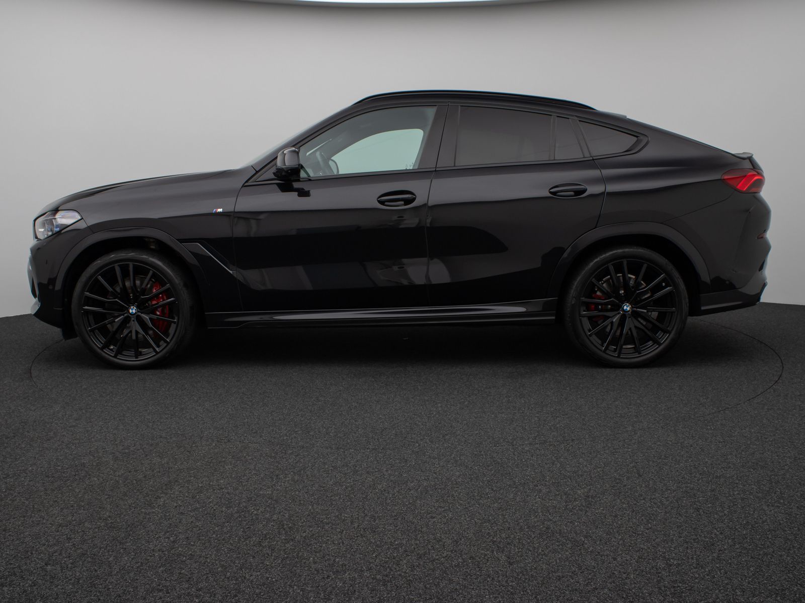 Fahrzeugabbildung BMW X6 xD40d M Sport Laser 360°HUD DAB H/K Komfort