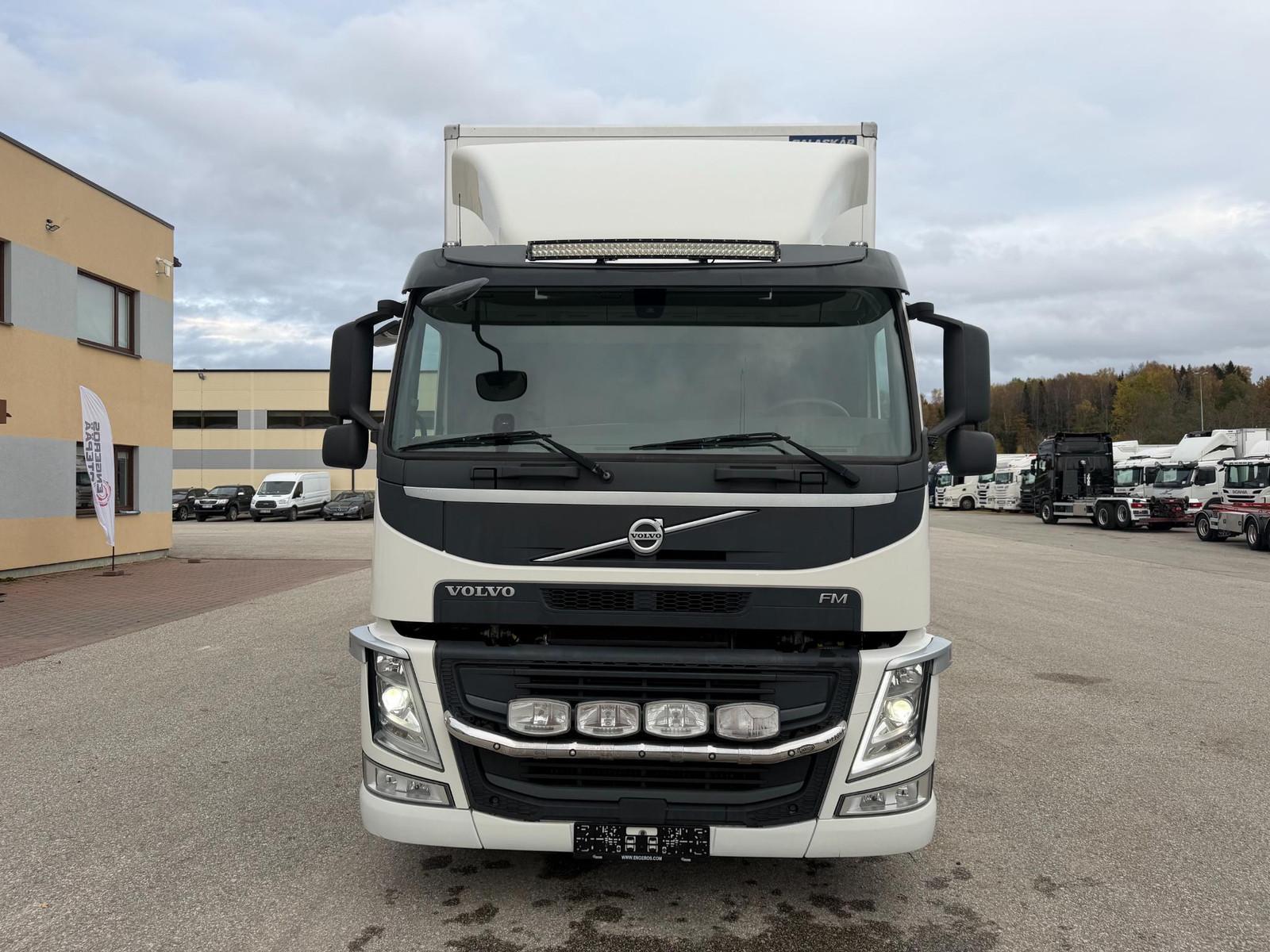 Volvo FM330 4x2 CARRIER UT800 + PRINTER